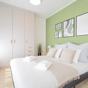 Bright 2br - 7th Floor, Balcony, Free Parking By Gravity Praga